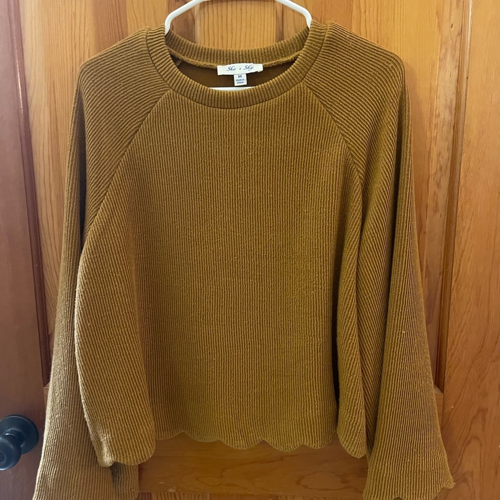 She + Sky Gold Crew Neck Sweater with Raglan Sleeves